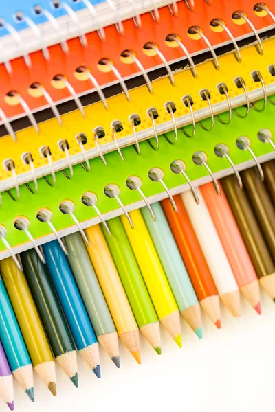 Кольорові олівці для школи — стокове фото