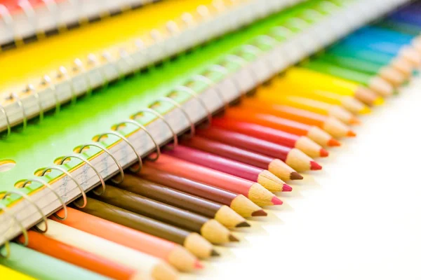 Lápices de color para la escuela — Foto de Stock