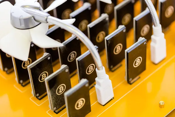 Bitcoin mining — Stock Photo, Image