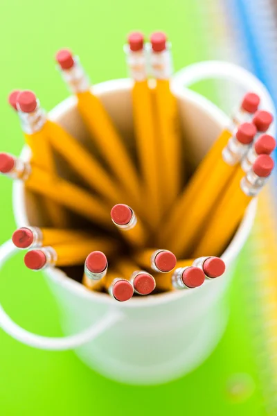 Школьные принадлежности - карандаши — стоковое фото