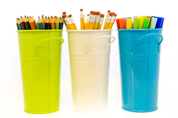 Material escolar - lápis e marcadores — Fotografia de Stock