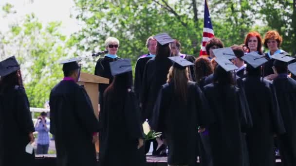 Cerimônia de formatura nas Escolas Públicas Mapleton . — Vídeo de Stock