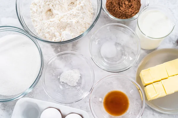 Ingredients Glass Mixing Bowls Prepare Red Velvet Bundt Cake — Stock Photo, Image