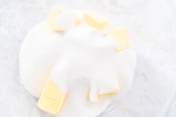 Mixing Ingredients Glass Mixing Bowl Prepare Red Velvet Bundt Cake — Stock Photo, Image