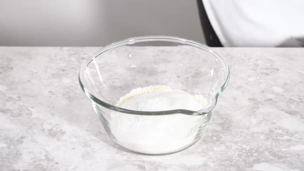 Tereyağlı Funfettti Bundt Keki Hazırlıyorum — Stok video