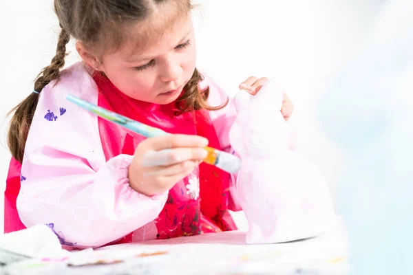 Menina Trabalhando Seu Projeto Arte Para Ensino Distância Casa Durante — Fotografia de Stock