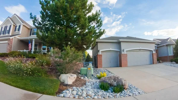 View Typical Suburban Neighborhood Summer Morning — Stock Photo, Image