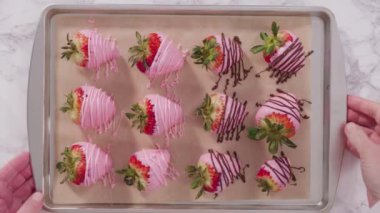 çikolata batırılmış çilek yapmak.