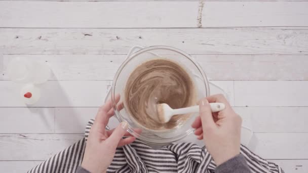 Ležel Příprava Domácí Čokoládové Ganache Čokoládové Malinové Dortíky — Stock video