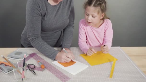 Piatto Bambina Che Una Carta Fatta Mano Festa Del Papà — Video Stock