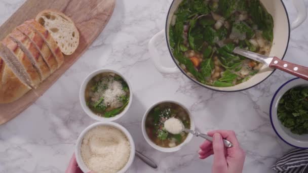 Cucina Vegetariana Zuppa Fagioli Bianchi Nel Forno Olandese Ghisa — Video Stock