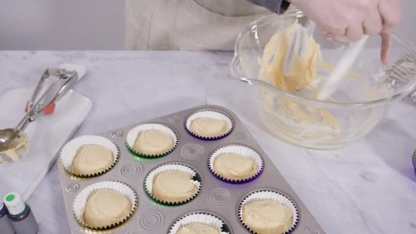 Making Vanilla Cupcakes Italian Buttercream Icing Mardi Gras Celebration — Stock Video