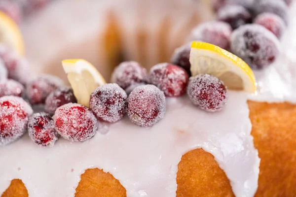 Lemon Cranberry Bundt Cake Decorated Sugar Cranberries Lemon Wedges Cake — Stock Photo, Image