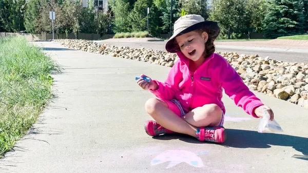 Little Girl Drawing Chalk Sidewalk Summer Day — Stock Photo, Image