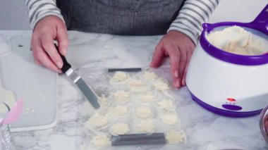 Çikolata şeklinde kar taneleri yapmak..