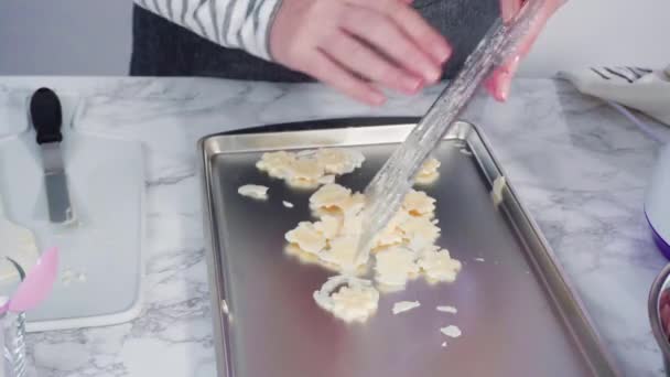 Making Snowflakes Shaped Chocolates — Vídeo de Stock