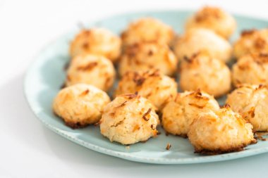 Hindistan cevizli ev yapımı hindistan cevizi kurabiyeleri..