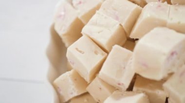 Ev yapımı şekerleme kesiyorum. 