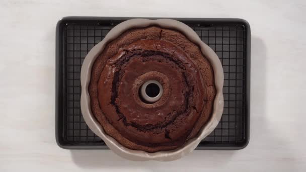 Pastella Torta Cioccolato Una Teglia Metallo Pronta Cottura — Video Stock