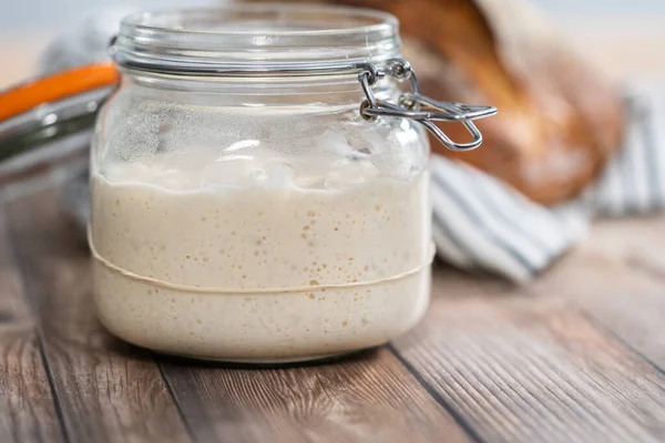 Alimentar Arrancador Masa Madre Frasco Albañil Vidrio Para Hornear Pan — Foto de Stock