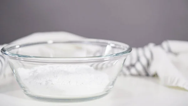 Mezclar Los Ingredientes Recipiente Vidrio Para Preparar Glace Para Rollos —  Fotos de Stock