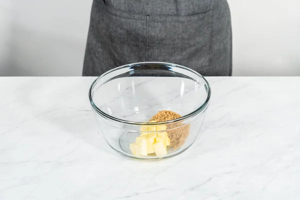 Misturando Ingredientes Uma Tigela Mistura Vidro Para Assar Torta Mascarpone — Fotografia de Stock