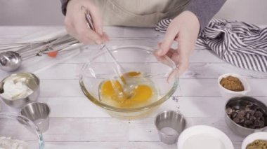 Gurme çikolatalı ahududulu kek yapıyorum. 