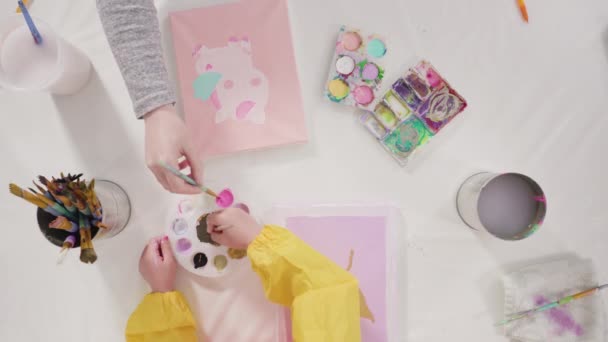 Little Girl Painting Acrylic Paint Canvas Her Mother Distant Learning — Stock Video