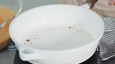 Taze balkabağı gözlemesi yapıyorum. 