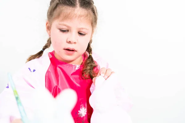 Menina Trabalhando Seu Projeto Arte Para Ensino Distância Casa Durante — Fotografia de Stock