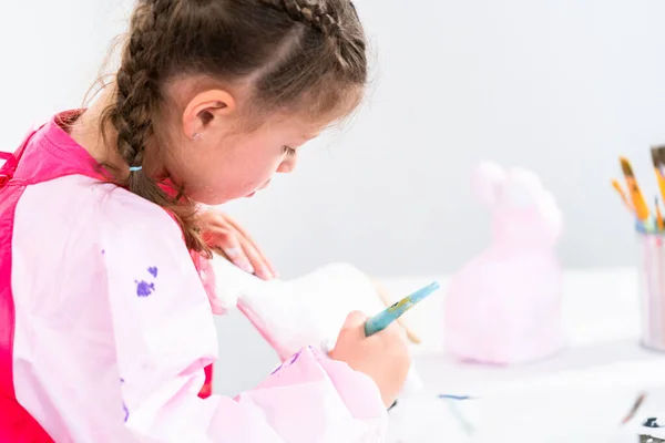 Menina Trabalhando Seu Projeto Arte Para Ensino Distância Casa Durante — Fotografia de Stock