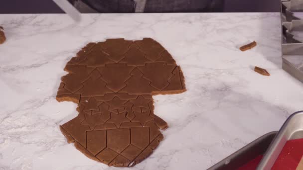 Paso Paso Cortar Formas Con Cortador Galletas Navidad Masa Galletas — Vídeo de stock