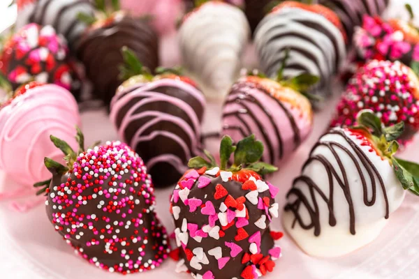 Variety Chocolate Dipped Strawberries Pink Cake Stand — Stock Photo, Image