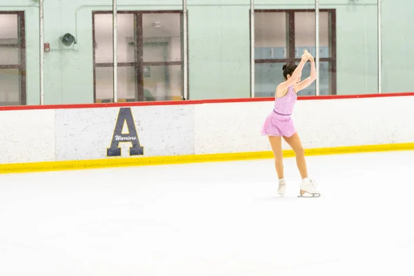 Teenage Girl Practicing Figure Skating Indoor Ice Skating Rink — Stock Photo, Image