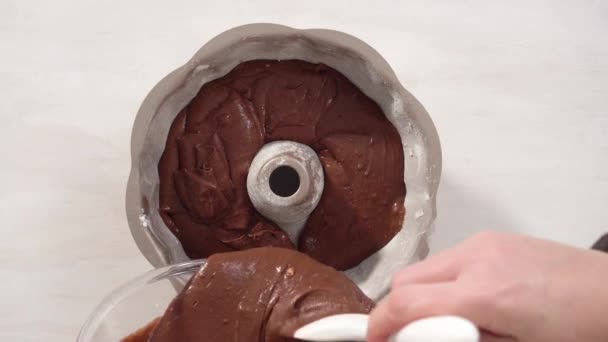 Смешивание Ингредиентов Миске Смешивания Стекла Приготовить Красный Бархатный Торт — стоковое видео