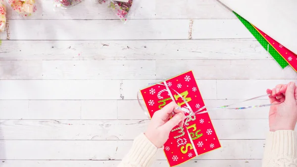 Acostado Paso Paso Embalaje Dulces Caseros Galletas Una Caja Regalo —  Fotos de Stock