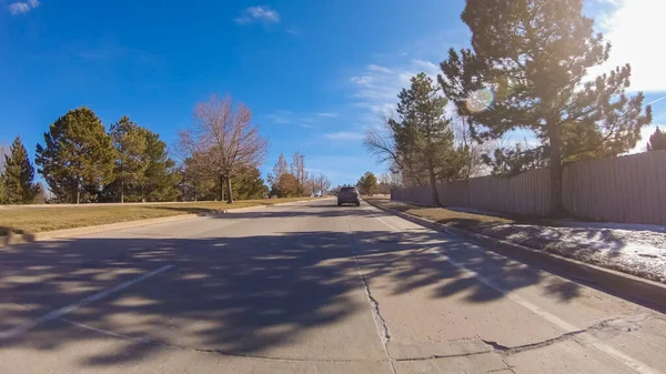 Conducir Por Carreteras Típicas Pavimentadas Los Suburbios América —  Fotos de Stock