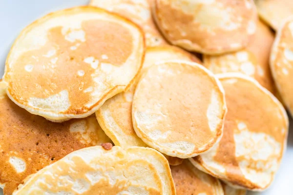 Petites Crêpes Fraîchement Préparées Sur Une Base Kéfir — Photo