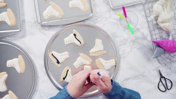 Ledové Krasobruslařské Cukrové Sušenky Královskou Polevou — Stock video