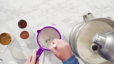 Adım adım. Ev yapımı çikolatalı dondurma. 