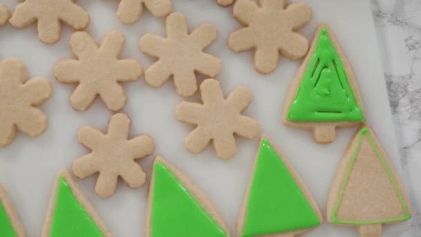 Decorar Biscoitos Açúcar Natal Com Cereja Real Polvilhas — Vídeo de Stock