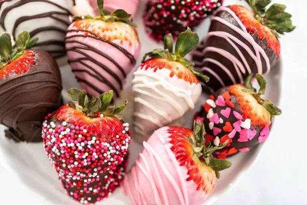 Variety Chocolate Dipped Strawberries Cake Stand — Stock Photo, Image