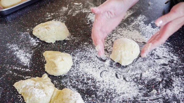 Adım Adım Konut Mutfağında Ekşi Ekmek Pişirmek — Stok fotoğraf