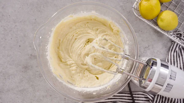 Piatto Mescolare Gli Ingredienti Nella Pastella Torta Libbra Limone — Foto Stock