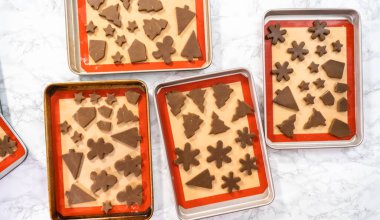 Düz yatıyordu. Noel şekilli zencefilli kurabiye pişirmek..