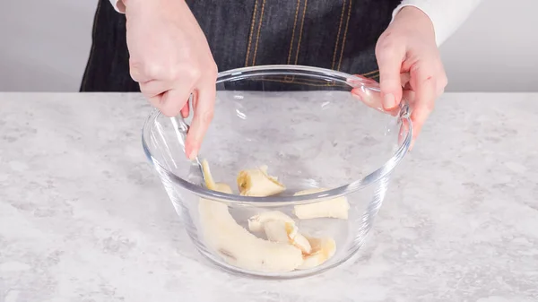 Krok Krokem Smashing Riped Bananas Glass Mixing Bowl Prepare Coconut — Stock fotografie