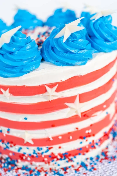 Decorating Chocolate Cake White Red Blue Buttercream Frosting July 4Th — Stock Photo, Image