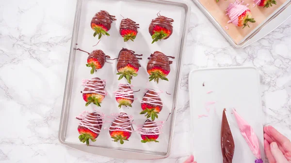 Flat Lay Step Step Garnishing Chocolate Dipped Strawberries Drizzled Chocolate — Stock Photo, Image