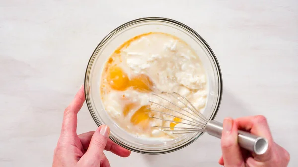 Krok Krokem Ležel Míchání Ingrediencí Skleněné Míse Pečení Čokoládového Koláče — Stock fotografie