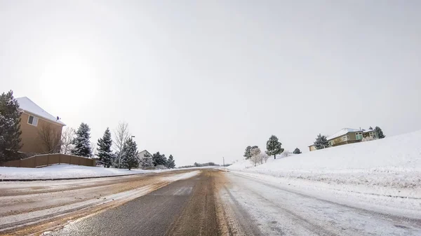 Guidare Strade Pavimentate Tipiche Quartiere Residenziale Lusso Suburbano America — Foto Stock